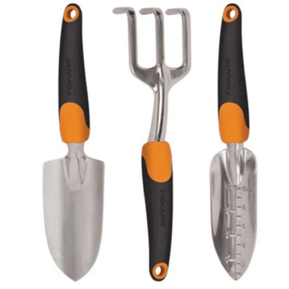 Fiskars 3-in-1 Garden Tool Set, Includes Trowel, Transplanter, and Cultivator for Outdoor Gardening, Ergonomic Yard Tool Kit